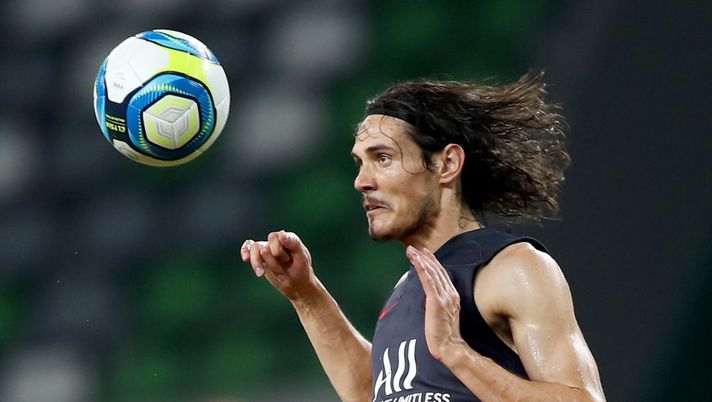 SUZHOU, CHINA - JULY 29: Edison Cavani of Paris Saint-Germain in action during the training session at Suzhou Olympic Sports Center Stadium one day before their match against Paris Saint Germain for the International Super Cup in Suzhou, Jiangsu province on July 29, 2019 in Suzhou, China. (Photo by Lintao Zhang/Getty Images) SUZHOU, CHINA - JULY 29: Edison Cavani of Paris Saint-Germain in action during the training session at Suzhou Olympic Sports Center Stadium one day before their match against Paris Saint Germain for the International Super Cup in Suzhou, Jiangsu province on July 29, 2019 in Suzhou, China. (Photo by Lintao Zhang/Getty Images)