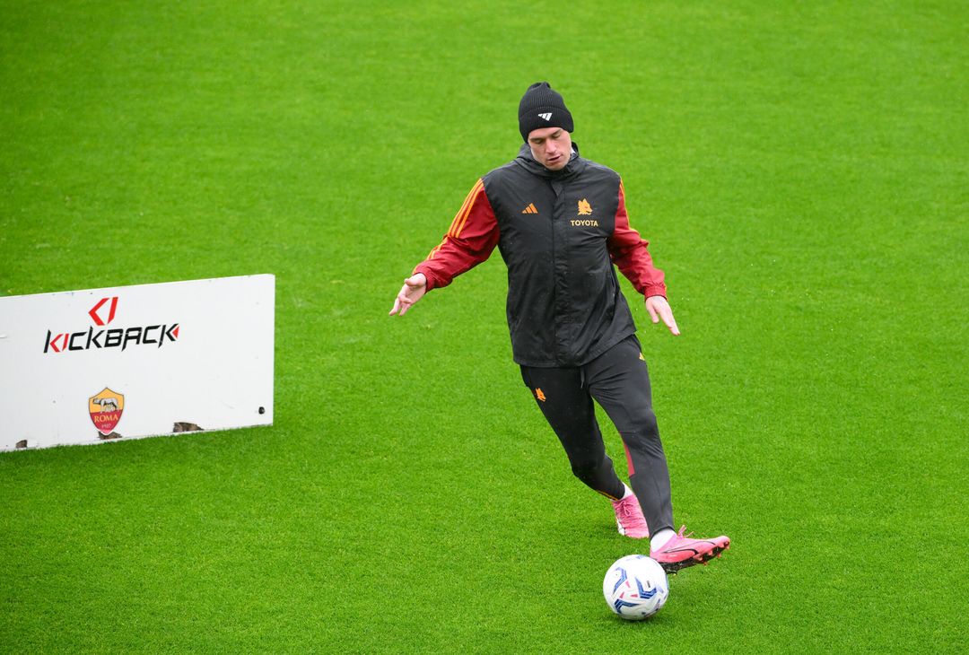 Roma, la ripresa degli allenamenti sotto la pioggia a Trigoria – FOTOGALLERY - immagine 54