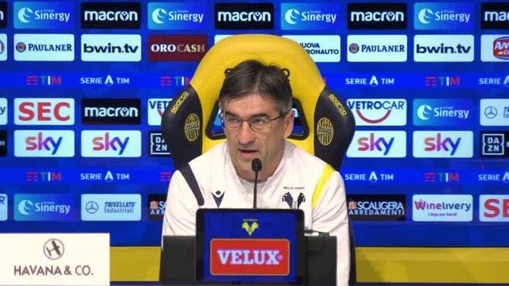 Roma-Verona, delusione Jurić: “Mancata concentrazione. Chi sta sotto di noi e ha una rosa migliore..”  Roma-Verona, delusione Jurić: “Mancata concentrazione. Chi sta sotto di noi e ha una rosa migliore..”