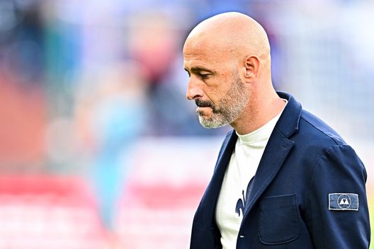 GENOA, ITALY - MAY 16: Vincenzo Italiano head coach of Fiorentina looks on prior to kick-off in the Serie A match between UC Sampdoria and ACF Fiorentina at Stadio Luigi Ferraris on May 16, 2022 in Genoa, Italy. (Photo by Getty Images) Cecchi: “Fiorentina capace di risorgere. Vlahovic? Era felice, ora incattivito”- immagine 2