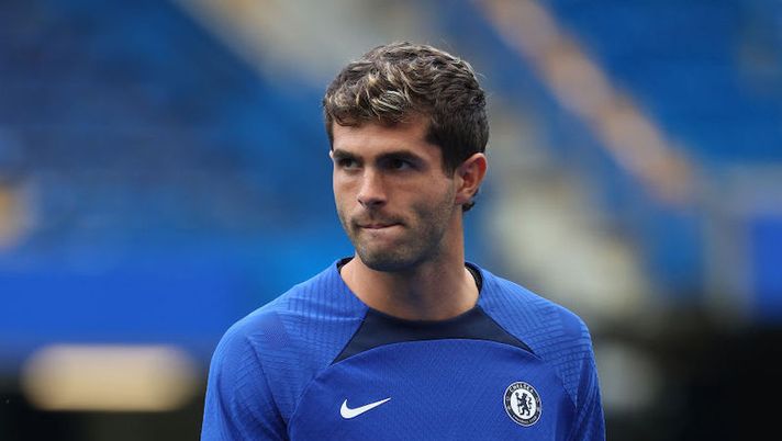 LONDON, ENGLAND - AUGUST 23: Christian Pulisic looks on during a Chelsea Training Session at Stamford Bridge on August 23, 2022 in London, England. (Photo by Andrew Redington/Getty Images) Il Milan aspetta l’arrivo di Pulisic per le visite: Pioli lo utilizzerà in questi due ruoli - immagine 1