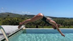 Federica Pellegrini anticipa l’estate e si tuffa in piscina: “Me ne sono pentita”