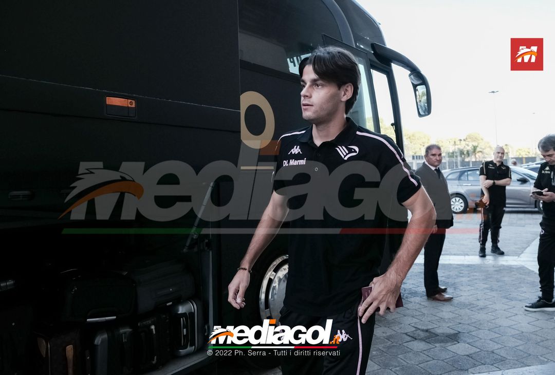 FOTO Palermo, i rosanero verso Manchester: la partenza dal “Renzo Barbera” (Gallery) - immagine 42