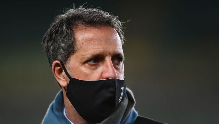 VERONA, ITALY - FEBRUARY 27: Fabio Paratici, Juventus Director of Sport looks on prior to the Serie A match between Hellas Verona FC and Juventus at Stadio Marcantonio Bentegodi on February 27, 2021 in Verona, Italy. Sporting stadiums around Italy remain under strict restrictions due to the Coronavirus Pandemic as Government social distancing laws prohibit fans inside venues resulting in games being played behind closed doors. (Photo by Alessandro Sabattini/Getty Images ) Sky: “Paratici è vicino a un doppio acquisto dalla Juve: Kulusevski e non solo, le cifre” - immagine 1