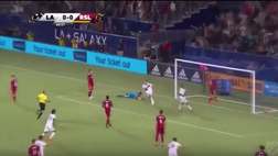 VIDEO / Il ruggito di Ibrahimovic: segna ed esulta in faccia all’avversario