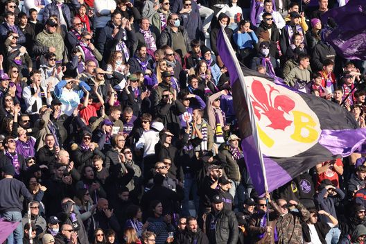 GERMOGLI PH: 19DICEMBRE 2021 FIRENZE STADIO ARTEMIO FRANCHI CAMPIONATO SERIE A TIM FIORENTINA VS SASSUOLO NELLA FOTO TIFOSI Il tifo Viola risponde presente: Franchi “sold-out”. Il dato sull’incasso- immagine 2