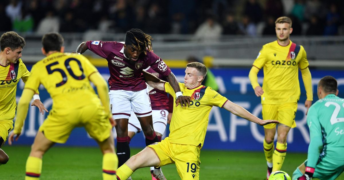 Yann Karamoh of Torino FC celebrates after scoring the team's first News  Photo - Getty Images