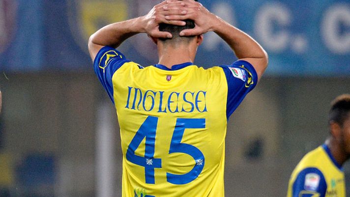 VERONA, ITALY - OCTOBER 26: Roberto Inglese of AC ChievoVerona shows his dejection during the Serie A match between AC ChievoVerona and Bologna FC at Stadio Marc'Antonio Bentegodi on October 26, 2016 in Verona, Italy. (Photo by Dino Panato/Getty Images) FORMAZIONI UFFICIALI – Chievo-Udinese: clamoroso Inglese! Fofana e De Paul titolari - immagine 1