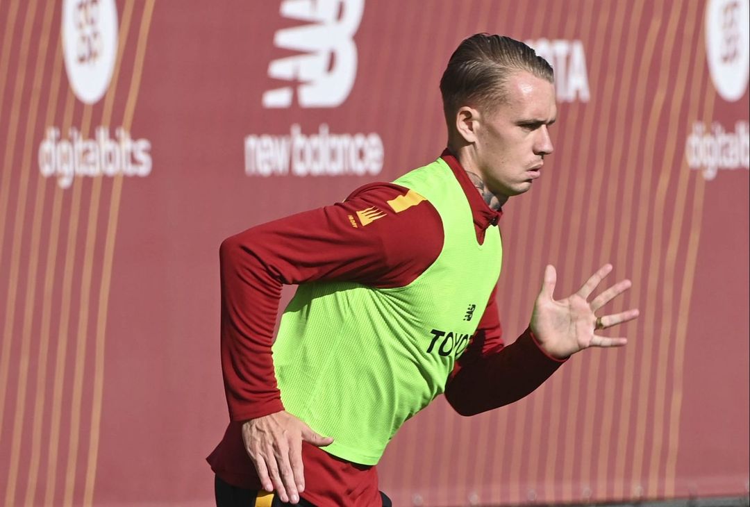 Trigoria, ripresa in vista del Betis: Karsdorp con il gruppo – FOTO GALLERY - immagine 63