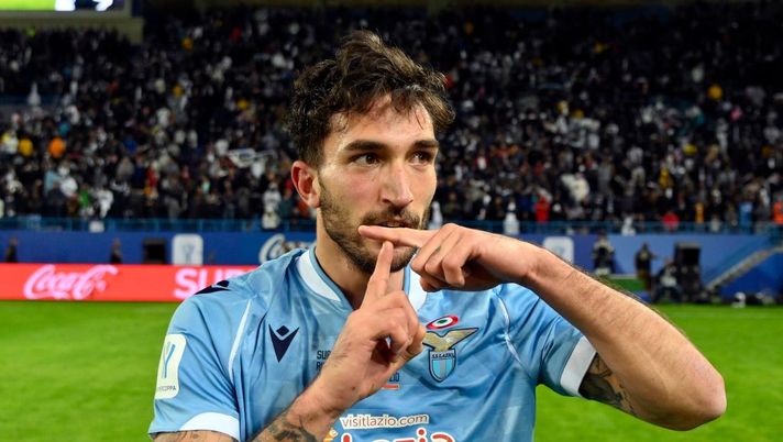 RIYADH, SAUDI ARABIA - DECEMBER 22: Danilo Cataldi of SS Lazio celebrates the winning of the Italian Supercup after the Italian Supercup match between Juventus and SS Lazio at King Saud University Stadium on December 22, 2019 in Riyadh, Saudi Arabia. (Photo by Marco Rosi/Getty Images) RIYADH, SAUDI ARABIA - DECEMBER 22: Danilo Cataldi of SS Lazio celebrates the winning of the Italian Supercup after the Italian Supercup match between Juventus and SS Lazio at King Saud University Stadium on December 22, 2019 in Riyadh, Saudi Arabia. (Photo by Marco Rosi/Getty Images)