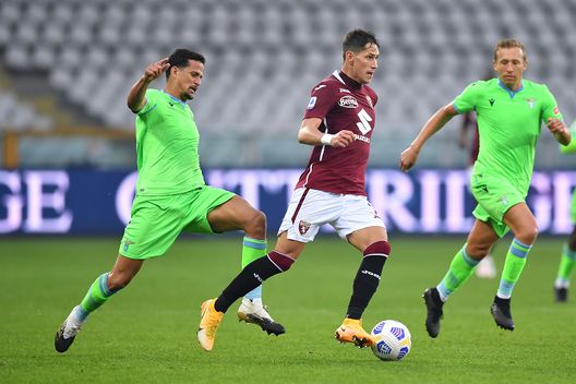 TURIN, ITALY - NOVEMBER 01: Sasa Lukic (R) of Torino FC is tackled by Luiz Felipe Ramos Marchi of SS Lazio during the Serie A match between Torino FC and SS Lazio at Stadio Olimpico di Torino on November 1, 2020 in Turin, Italy. (Photo by Valerio Pennicino/Getty Images) TURIN, ITALY - NOVEMBER 01: Sasa Lukic (R) of Torino FC is tackled by Luiz Felipe Ramos Marchi of SS Lazio during the Serie A match between Torino FC and SS Lazio at Stadio Olimpico di Torino on November 1, 2020 in Turin, Italy. (Photo by Valerio Pennicino/Getty Images)