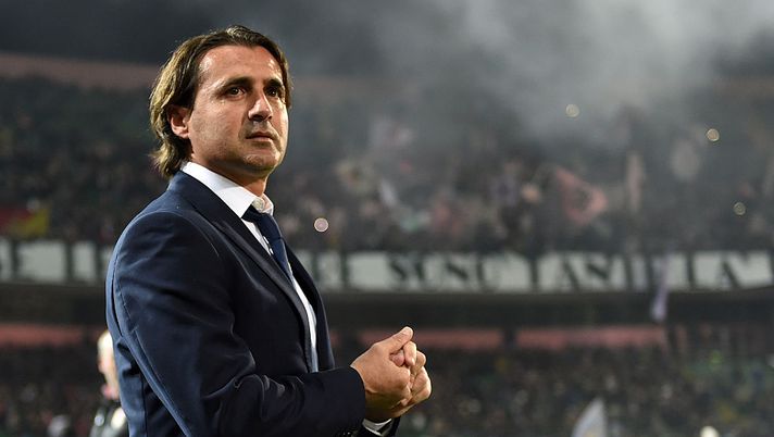PALERMO, ITALY - FEBRUARY 03:  Head Coach Giovanni Tedesco of Palermo looks on during the Serie A match between US Citta di Palermo and AC Milan at Stadio Renzo Barbera on February 3, 2016 in Palermo, Italy.  (Photo by Tullio M. Puglia/Getty Images) 