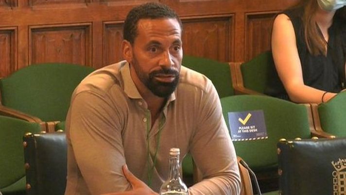 Razzismo, Rio Ferdinand: “Un giocatore voleva fare coming out ma il suo avvocato…” Razzismo, Rio Ferdinand: “Un giocatore voleva fare coming out ma il suo avvocato…”
