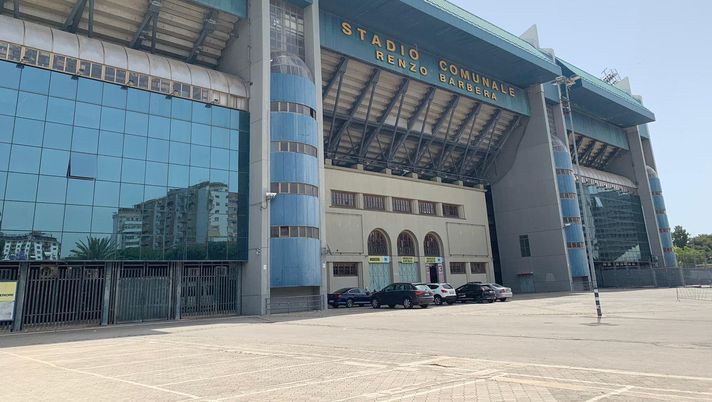 Palermo, iscrizione e calciomercato: Tuttolomondo-Lucchesi-Albanese, summit in corso al “Barbera”  Palermo, iscrizione e calciomercato: Tuttolomondo-Lucchesi-Albanese, summit in corso al “Barbera”