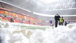 Istanbul tutta bianca, la neve assedia il derby fra Galatasaray e Besiktas
