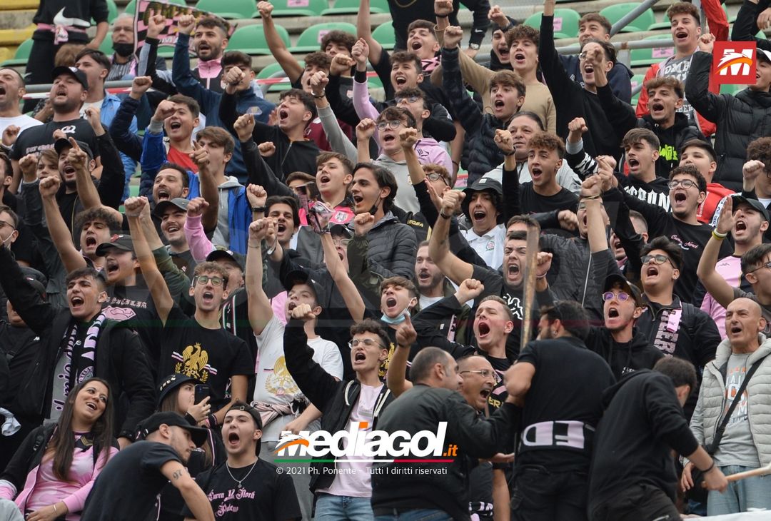 FOTO, i tifosi allo stadio per Palermo – Avellino 1-1 (Gallery) - immagine 33