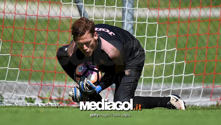 Fulignati: “Parata più difficile? Quella su Babacar. Dualismo con Posavec? Voglio dare sempre il massimo”  Fulignati: “Parata più difficile? Quella su Babacar. Dualismo con Posavec? Voglio dare sempre il massimo”