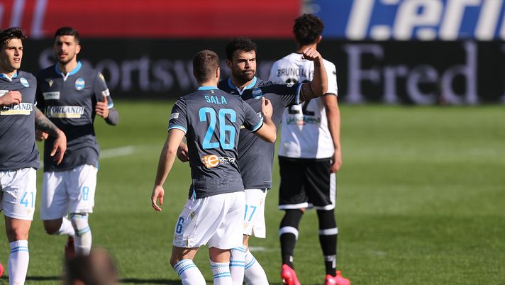 PARMA, ITALY - MARCH 08: Andrea Petagna of Spal celebrates after scoring a goal during the Serie A match between Parma Calcio and  SPAL at Stadio Ennio Tardini on March 8, 2020 in Parma, Italy.  (Photo by Gabriele Maltinti/Getty Images) 