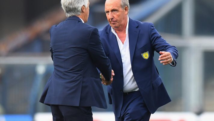 VERONA, ITALY - OCTOBER 21:  Gian Piero Ventura head coach (R) of Chievo Verona shankes hands with Gian Piero Gasperini head coach of Atalanta BC after the Serie A match between Chievo Verona and Atalanta BC at Stadio Marc'Antonio Bentegodi on October 21, 2018 in Verona, Italy.  (Photo by Alessandro Sabattini/Getty Images) 