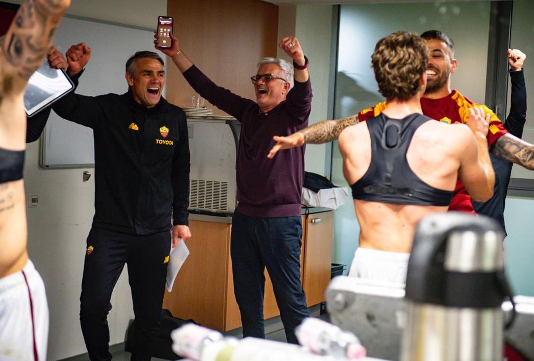 La Roma in finale di Europa League: che festa negli spogliatoi – FOTO GALLERY - immagine 11