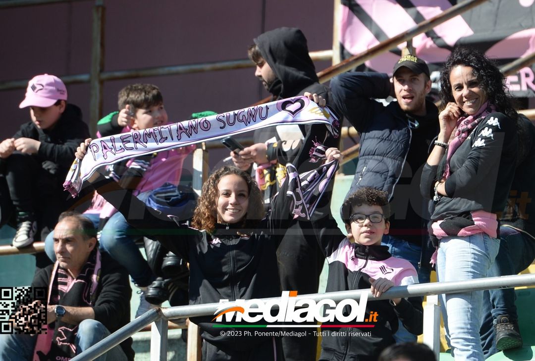 FOTOTIFO Palermo-Frosinone 1-1, i tifosi allo Stadio “Renzo Barbera” (Gallery) - immagine 62