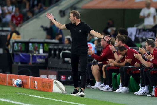 MOENCHENGLADBACH, GERMANY - AUGUST 13: Julian Nagelsmann, Head Coach of Bayern Munich reacts during the Bundesliga match between Borussia Monchengladbach and FC Bayern Munchen at Borussia-Park on August 13, 2021 in Moenchengladbach, Germany. (Photo by Joosep Martinson/Getty Images,) Bayern, minacce di morte a Lewandowski, Neuer e Gnabry recapitati alla sede del St Pauli- immagine 1