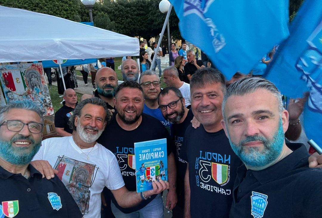 GALLERY I club UANM festeggiano lo Scudetto allo stadio Dall’Ara e dalle sedi - immagine 22