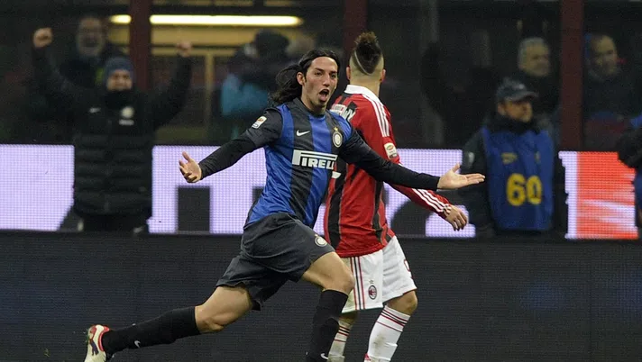 L'esultanza di Ezequiel Schelotto nel derby Inter-Milan del febbraio 2013 (Getty Images)