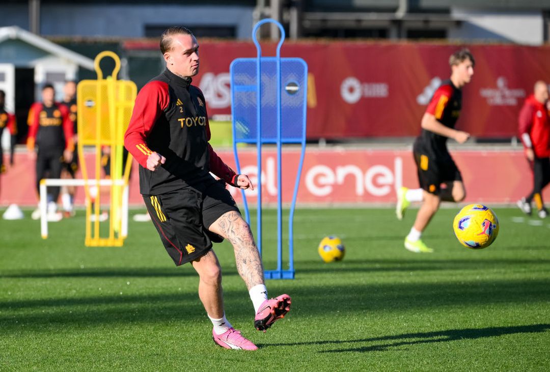 Trigoria, vigilia di Frosinone-Roma: la ‘festa’ dei compagni a Celik – FOTO GALLERY - immagine 41