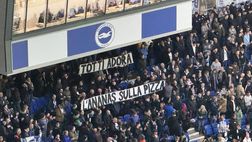 Brighton-Roma, striscione degli inglesi contro Totti: “Adora l’ananas sulla pizza”