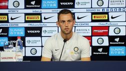 De Vrij: “Difesa a 3 o a 4? Uguale. Con la Lazio nessun problema, l’ultima di campionato…”