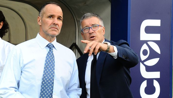 BOLOGNA, ITALY - AUGUST 19: Joey Saputo President of Bologna FC ( L ) Claudio Fenucci Managing Director of Bologna FC ( R ) look on prior the beginning of the serie A match between Bologna FC and SPAL at Stadio Renato Dall'Ara on August 19, 2018 in Bologna, Italy. (Photo by Mario Carlini / Iguana Press/Getty Images) BOLOGNA, ITALY - AUGUST 19: Joey Saputo President of Bologna FC ( L ) Claudio Fenucci Managing Director of Bologna FC ( R ) look on prior the beginning of the serie A match between Bologna FC and SPAL at Stadio Renato Dall'Ara on August 19, 2018 in Bologna, Italy. (Photo by Mario Carlini / Iguana Press/Getty Images)