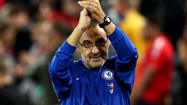 LIVERPOOL, ENGLAND - SEPTEMBER 26: Maurizio Sarri, Manager of Chelsea shows appreciation to the fans after the Carabao Cup Third Round match between Liverpool and Chelsea at Anfield on September 26, 2018 in Liverpool, England. (Photo by Jan Kruger/Getty Images) LIVERPOOL, ENGLAND - SEPTEMBER 26: Maurizio Sarri, Manager of Chelsea shows appreciation to the fans after the Carabao Cup Third Round match between Liverpool and Chelsea at Anfield on September 26, 2018 in Liverpool, England. (Photo by Jan Kruger/Getty Images)
