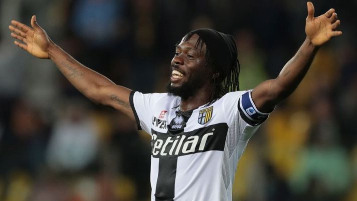 PARMA, ITALY - OCTOBER 20: Gervinho of Parma Calcio celebrates during the Serie A match between Parma Calcio and Genoa CFC at Stadio Ennio Tardini on October 20, 2019 in Parma, Italy. (Photo by Emilio Andreoli/Getty Images) Certezze e pericoli: dieci giocatori da tenere d’occhio per questa giornata - immagine 1