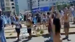 Argentina, tifosa festeggia Messi senza nulla addosso (video)