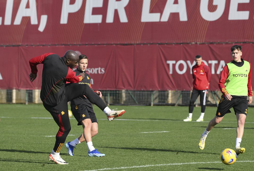 Roma, l’ultimo allenamento pima della Cremonese – FOTOGALLERY - immagine 21