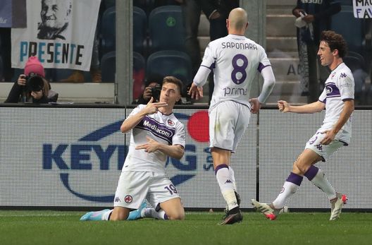 BERGAMO, ITALY - FEBRUARY 10: Krzysztof Piatek of ACF Fiorentina celebrates his second goal during the Coppa Italia match between Atalanta BC and ACF Fiorentina at Gewiss Stadium on February 10, 2022 in Bergamo, Italy. (Photo by Emilio Andreoli/Getty Images) BERGAMO, ITALY - FEBRUARY 10: Krzysztof Piatek of ACF Fiorentina celebrates his second goal during the Coppa Italia match between Atalanta BC and ACF Fiorentina at Gewiss Stadium on February 10, 2022 in Bergamo, Italy. (Photo by Emilio Andreoli/Getty Images)