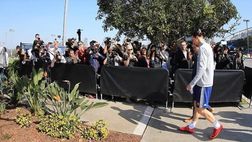 SOCIAL / Ibrahimovic posta: “Un normale giorno di lavoro”. C’è una folla di fotografi