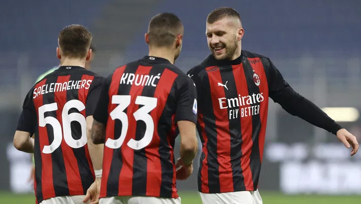 Ante Rebic (attaccante AC Milan) esulta per il suo gol in Milan-Lazio (Serie A 2020-2021) | AC Milan News (Getty Images)