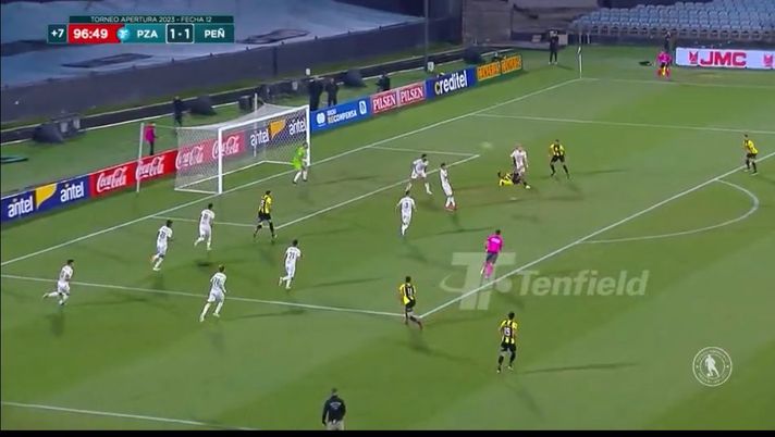 VIDEO Plaza Colonia-Penarol: super gol dell’ex Palermo Abel Hernández al 90+7′ - immagine 1