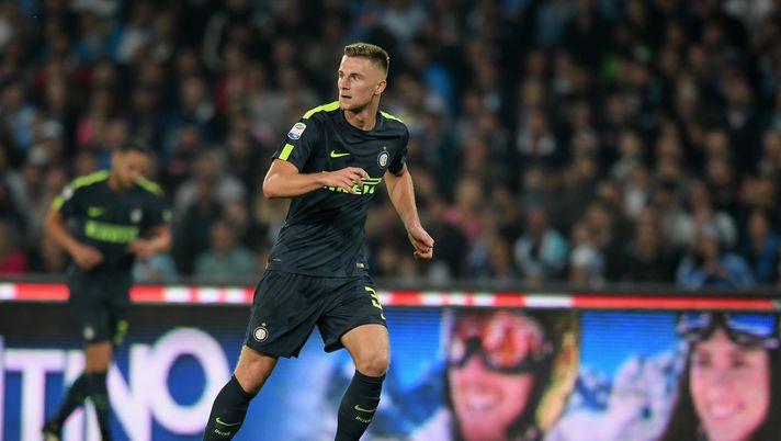 NAPLES, ITALY - OCTOBER 21:  Milan Skriniar of FC Internazionale in action during the Serie A match between SSC Napoli and FC Internazionale at Stadio San Paolo on October 21, 2017 in Naples, Italy.  (Photo by Claudio Villa - Inter/Inter via Getty Images) 