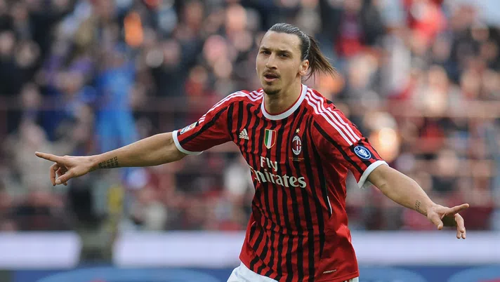 Zlatan Ibrahimovic esulta per un gol con il Milan nel 2012 (credits: GETTY Images)