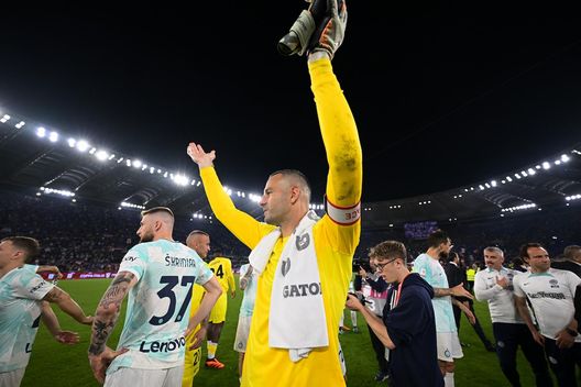 Andreolli su Handanovic: “Stagione difficile, mai facile un ruolo diverso. Ha aiutato…” Andreolli su Handanovic: “Stagione difficile, mai facile un ruolo diverso. Ha aiutato…” - immagine 1