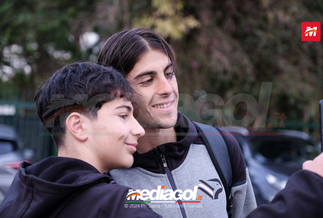 FOTO PALERMO: il Palermo si raduna al parcheggio dell’Ippodromo (GALLERY) - immagine 7