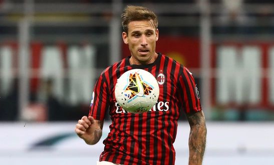 Lucas Biglia, centrocampista argentino, qui con la maglia del Milan nella stagione 2019-2020 (credits: GETTY Images) Lucas Biglia, centrocampista argentino, qui con la maglia del Milan nella stagione 2019-2020 (credits: GETTY Images)