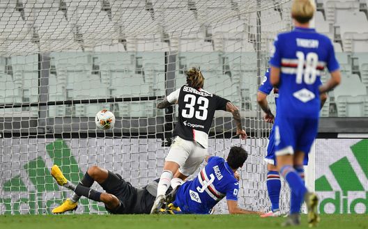 TURIN, ITALY - JULY 26: Federico Bernardeschi (C) of Juventus scores a goal during the Serie A match between Juventus and UC Sampdoria at Allianz Stadium on July 26, 2020 in Turin, Italy. (Photo by Valerio Pennicino/Getty Images) TURIN, ITALY - JULY 26: Federico Bernardeschi (C) of Juventus scores a goal during the Serie A match between Juventus and UC Sampdoria at Allianz Stadium on July 26, 2020 in Turin, Italy. (Photo by Valerio Pennicino/Getty Images)