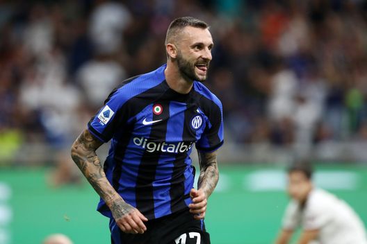 (Photo by Marco Luzzani/Getty Images) inter brozovic napoli