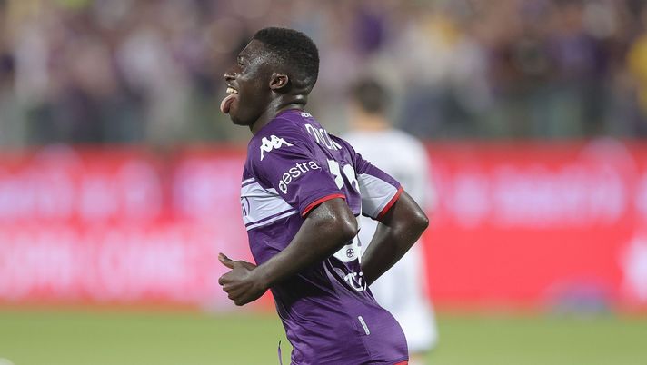 FLORENCE, ITALY - MAY 21: Alfred Duncan of ACF Fiorentina celebrates after scoring a goal during the Serie A match between ACF Fiorentina and Juventus at Stadio Artemio Franchi on May 21, 2022 in Florence, Italy. (Photo by Gabriele Maltinti/Getty Images) Dal CS: torna Duncan, dubbi per tre giocatori viola - immagine 1