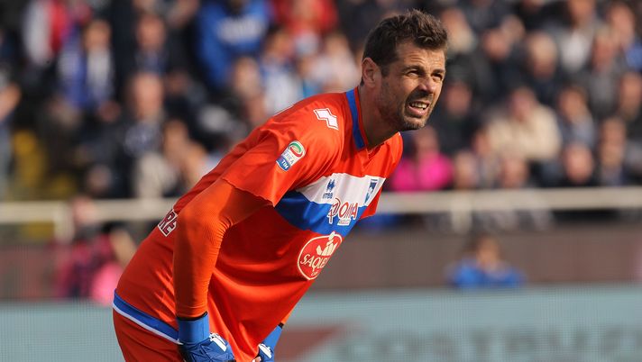 BERGAMO, ITALY - MARCH 19: Albano Bizzarri of Pescara Calcio looks on during the Serie A match between Atalanta BC and Pescara Calcio at Stadio Atleti Azzurri d'Italia on March 19, 2017 in Bergamo, Italy. (Photo by Marco Luzzani/Getty Images) BERGAMO, ITALY - MARCH 19: Albano Bizzarri of Pescara Calcio looks on during the Serie A match between Atalanta BC and Pescara Calcio at Stadio Atleti Azzurri d'Italia on March 19, 2017 in Bergamo, Italy. (Photo by Marco Luzzani/Getty Images)