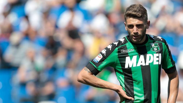 REGGIO NELL'EMILIA, ITALY - MAY 21: Domenico Berardi of US Sassuolo Calcio looks on during the Serie A match between US Sassuolo and Cagliari Calcio at Mapei Stadium - Citta' del Tricolore on May 21, 2017 in Reggio nell'Emilia, Italy. (Photo by Emilio Andreoli/Getty Images) Sassuolo, La Gazzetta: “Berardi ancora ai box. E c’è il problema Falcinelli” - immagine 1
